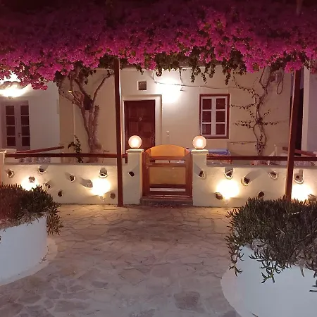 Pensión Evelina A Breath Away From The Black Offer Plenty Of Type To Every Traveler's Needs-economic Rooms-thematic Rooms-design Rooms-kitchenette Rooms-studios-small Perissa (Santorini)