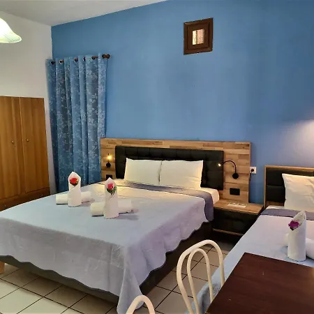 Evelina Pension: Diverse Near Black Guest house