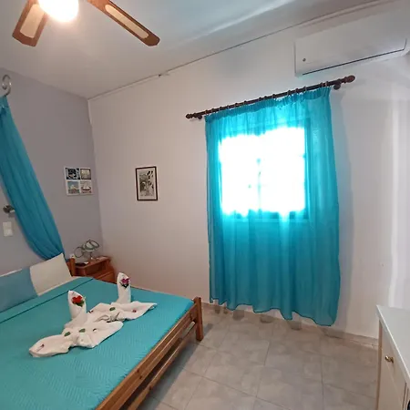 Pensión Evelina A Breath Away From The Black Offer Plenty Of Type To Every Traveler's Needs-economic Rooms-thematic Rooms-design Rooms-kitchenette Rooms-studios-small *