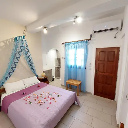 Evelina A Breath Away From The Black Offer Plenty Of Type To Every Traveler's Needs-economic Rooms-thematic Rooms-design Rooms-kitchenette Rooms-studios-small Perissa (Santorini)