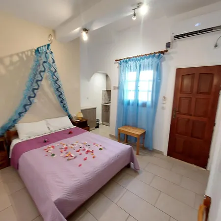 Pensión Evelina A Breath Away From The Black Offer Plenty Of Type To Every Traveler's Needs-economic Rooms-thematic Rooms-design Rooms-kitchenette Rooms-studios-small *